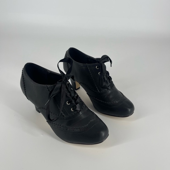Graham Street Black Heels (SB9) - Picture 1 of 9